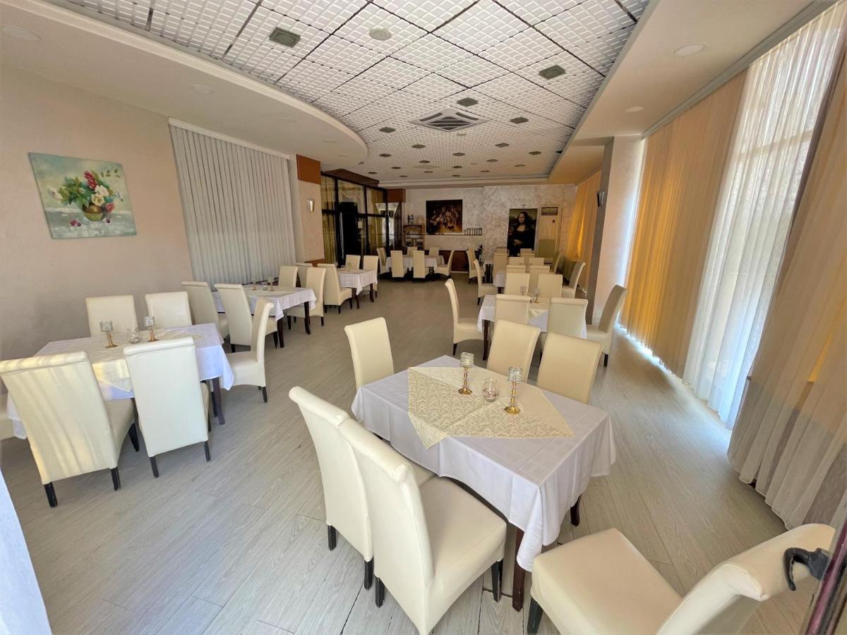 Hotel Pashtriku Gjakova Buitenkant foto